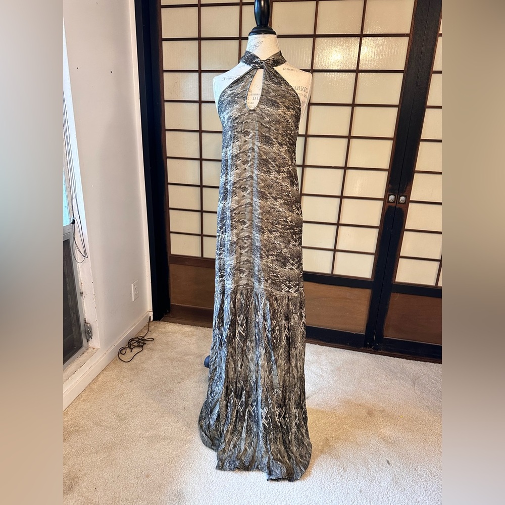 Beautiful Sleeveless Long Dress.